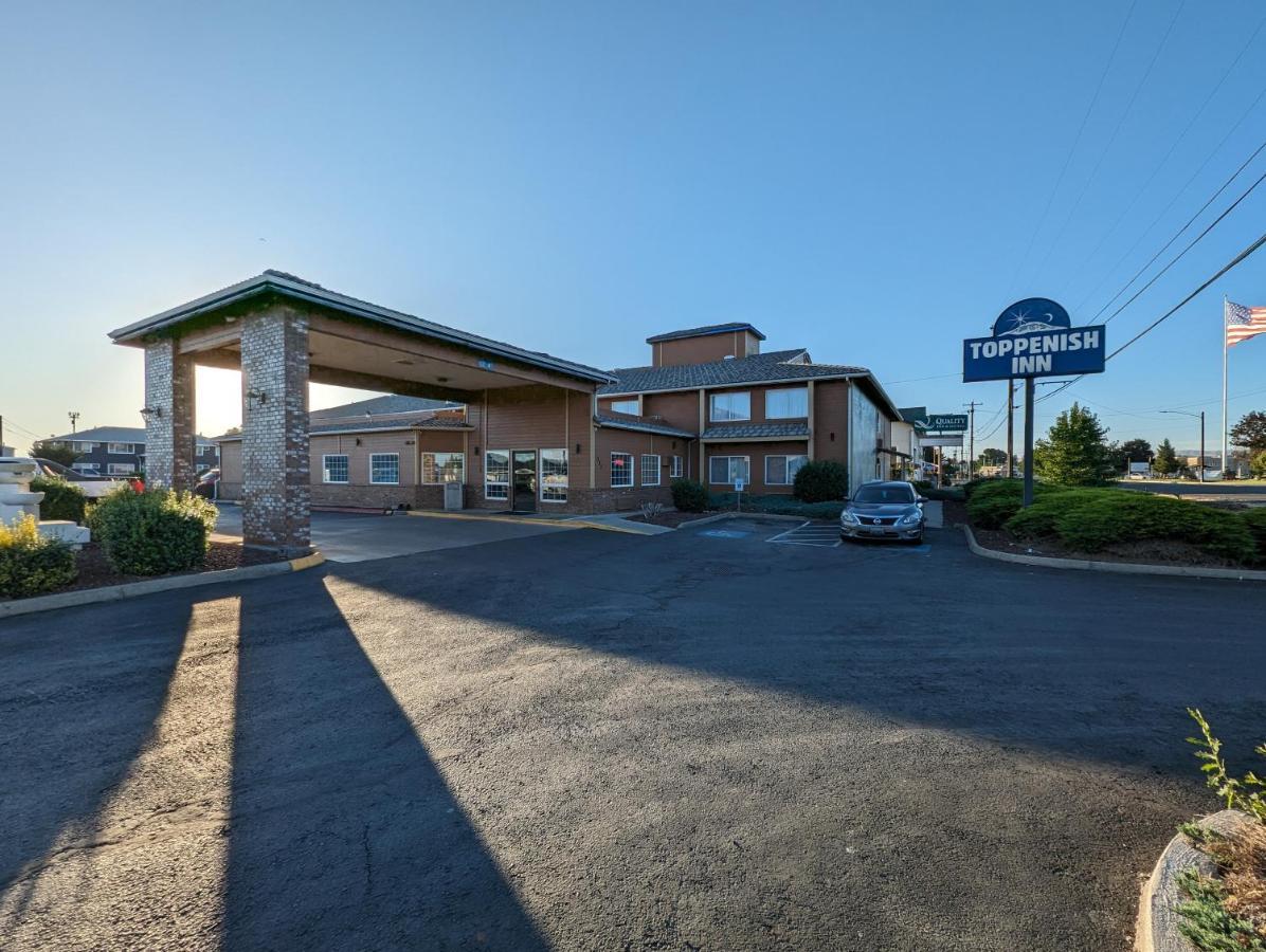 Toppenish Inn And Suites Exterior photo
